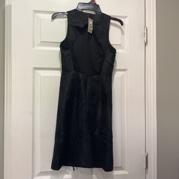 NWT - Picture 3 of 4